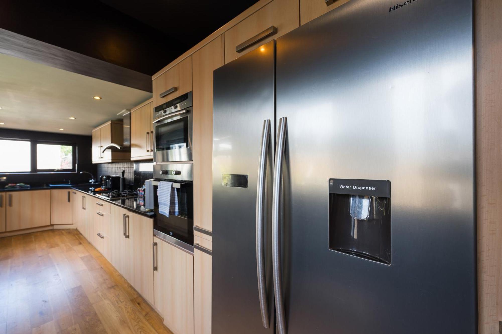 City Retreat, Spacious 4 Bed House, Games Room, Parking, Hot Tub & Bbq Cardiff Exterior foto